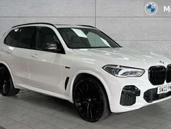 Mineral white metallic Used 2022 BMW X5 M Sport SUV | £51,741 (Expensive)