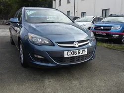 Blue Used 2016 Vauxhall Astra Design Edition Estate | £4,995 (Fair price)