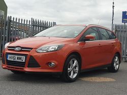 Red Used 2011 Ford Focus Zetec Estate | £3,295 (Fair price)