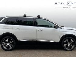 White Used 2021 Peugeot 5008 Allure Premium MPV | £20,027 (Fair price)