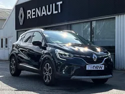 Metallic diamond black Used 2021 Renault Captur SE SUV | £16,898 (Fair price)