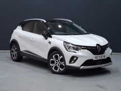 White/black Used 2021 Renault Captur Version S SUV | £13,198 (A bit pricey)