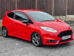 Red Used 2014 Ford Fiesta ST Hatchback | £6,995 (Fair price)