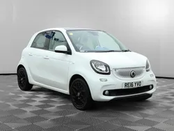 White Used 2016 Smart ForFour Premium Hatchback | £4,590 (Fair price)