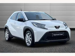 Pure white Used 2022 Toyota Aygo PURE Hatchback | £11,495 (Fair price)