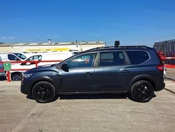 Grey Used 2022 Dacia Jogger Extreme MPV | £15,495 (Fair price)