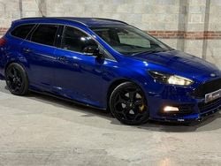 Blue Used 2015 Ford Focus ST Estate | £7,990 (Fair price)