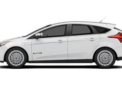 White Used 2017 Ford Focus Zetec Hatchback | £6,750 (Good price)