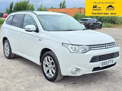White Used 2015 Mitsubishi Outlander P-HEV SUV | £7,980 (Good price)