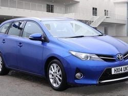 Used 2014 Toyota Auris Touring Sports Estate | £4,499 (Fair price)