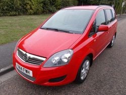 Red Used 2014 Vauxhall Zafira MPV | £3,190 (Good price)