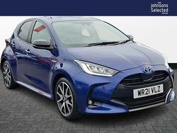 Blue Used 2021 Toyota Yaris Hybrid Hatchback | £15,750 (Fair price)