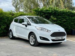 White Used 2013 Ford Fiesta Zetec Hatchback | £3,795 (Fair price)
