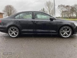 Black Used 2015 VW Jetta SE Sedan | £5,950 (Fair price)