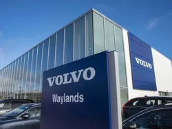 Used 2026 Volvo XC40 Plus SUV | £29,490 (Good price)