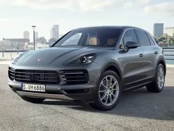 Quarzite grey metallic Used 2022 Porsche Cayenne SUV | £68,990 (A bit pricey)