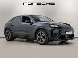 Black New 2025 Porsche Macan SUV | £69,990 (Super price)