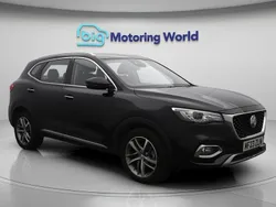 Black Used 2023 MG HS Excite SUV | £14,800 (Fair price)