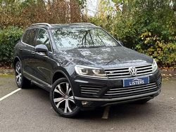 Pearl moonlight blue Used 2015 VW Touareg R-line SUV | £17,950 (Expensive)