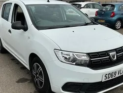 Glacier white Used 2019 Dacia Sandero Essentiel Hatchback | £5,975 (Good price)
