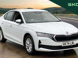 White Used 2024 Skoda Octavia SE Technology Hatchback | £19,893 (Fair price)