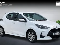 White Used 2022 Toyota Yaris Hybrid Hatchback | £15,629 (Fair price)