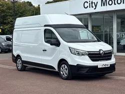 White Used 2023 Renault Trafic Business Van | £17,490 (Fair price)