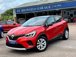 Black/red Used 2021 Renault Captur Iconic SUV | £13,695 (Fair price)