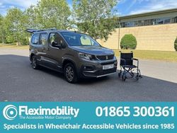 Grey Used 2022 Peugeot Rifter Allure Premium MPV | £20,950 (Fair price)