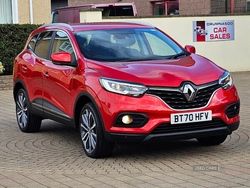 Red Used 2020 Renault Kadjar Iconic SUV | £10,995 (Fair price)