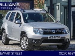 Silver Used 2015 Dacia Duster Lauréate SUV | £5,390 (Fair price)