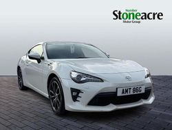White Used 2017 Toyota GT86 GT Coupe | £14,995 (Fair price)