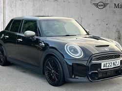 Black Used 2022 Mini Cooper S Exclusive Hatchback | £19,305 (Fair price)