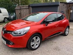 Red Used 2015 Renault Clio IV Dynamique Hatchback | £4,495 (Good price)