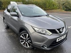 Grey Used 2015 Nissan Qashqai Tekna SUV | £8,250 (Fair price)