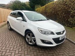White Used 2015 Vauxhall Astra SRi Estate | £1,990 (Good price)