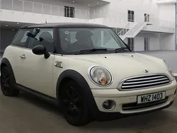 White Used 2009 Mini Cooper Hatch Hatchback | £2,495 (Fair price)
