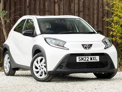 White Used 2022 Toyota Aygo X PURE SUV | £12,698