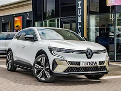 White Used 2025 Renault Mégane Iconic Hatchback | £31,995