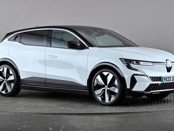 White/black Used 2023 Renault Mégane Techno Hatchback | £17,498 (Good price)