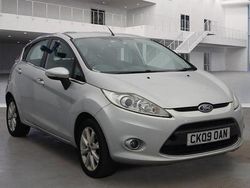 Silver Used 2009 Ford Fiesta Zetec Hatchback | £1,745 (Good price)