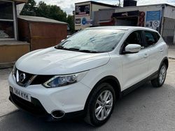 White Used 2014 Nissan Qashqai Acenta SUV | £4,199 (Fair price)