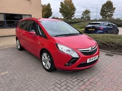 Red Used 2014 Vauxhall Zafira SRi MPV | £2,295 (Super price)
