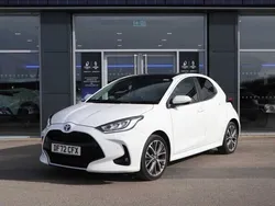 White Used 2022 Toyota Yaris Hybrid Hatchback | £17,350 (Fair price)