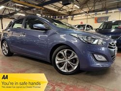 Blue Used 2013 Hyundai i30 Premium Hatchback | £3,989 (Fair price)