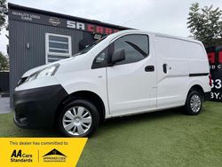 White Used 2015 Nissan NV200 Acenta Van | £6,195 (Expensive)