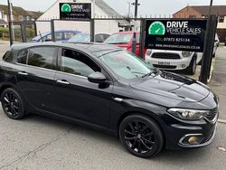 Black Used 2017 Fiat Tipo Lounge Hatchback | £5,499 (Fair price)