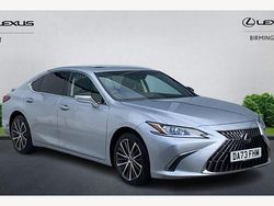 Used 2021 Lexus ES300H Sedan | £24,410 (Expensive)