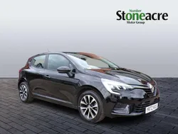 Black Used 2022 Renault Clio V Evolution Hatchback | £13,495 (Fair price)