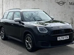 Midnight black ii Used 2024 Mini Countryman Classic SUV | £32,990 (Fair price)